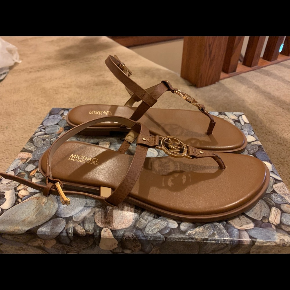 MICHAEL KORS sandals 🔥